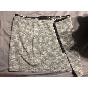 Asymmetrical gray wool skirt by Suno
